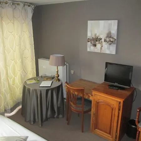 Logis Restaurant Au Boeuf Rouge מלון 3*