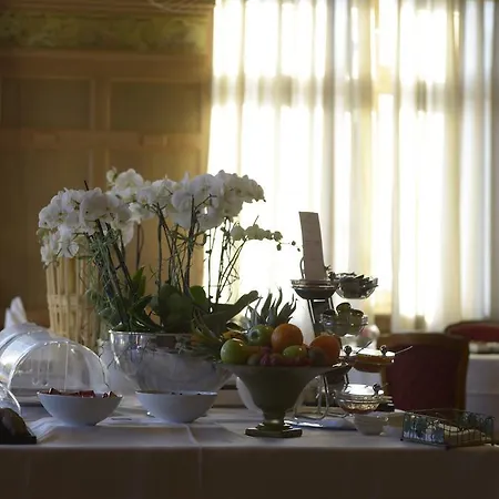 酒店 Logis Restaurant Au Boeuf Rouge 3*