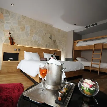 酒店 Logis Restaurant Au Boeuf Rouge 3*